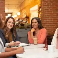 Enquête métier : « Tout savoir sur le métier de doula ou d’accompagnant·e en périnatalité ? »
